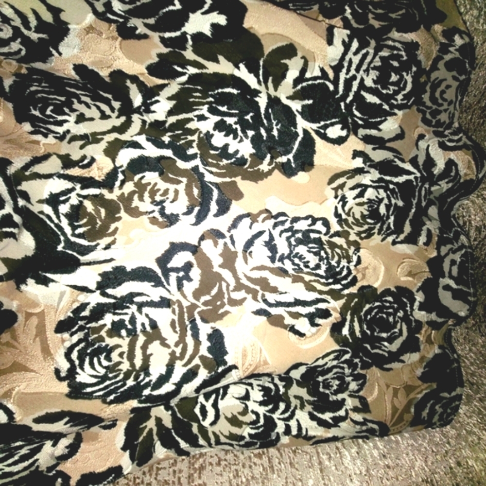 St. John Black and Cream Floral Blouse - Picture 3 of 5
